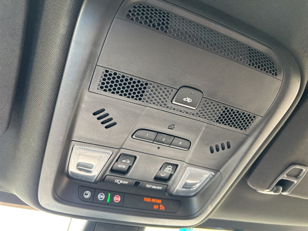 Vehicle image 36 of 53
