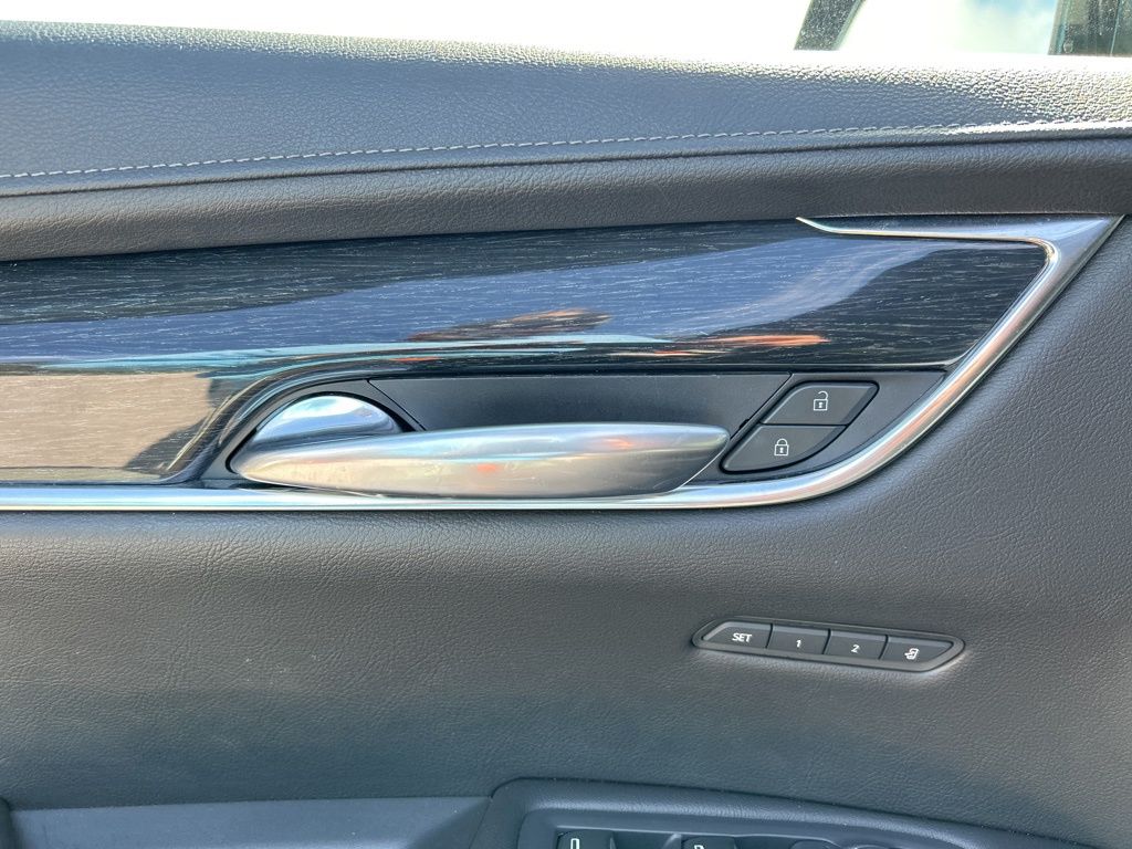 Vehicle image 12 of 53