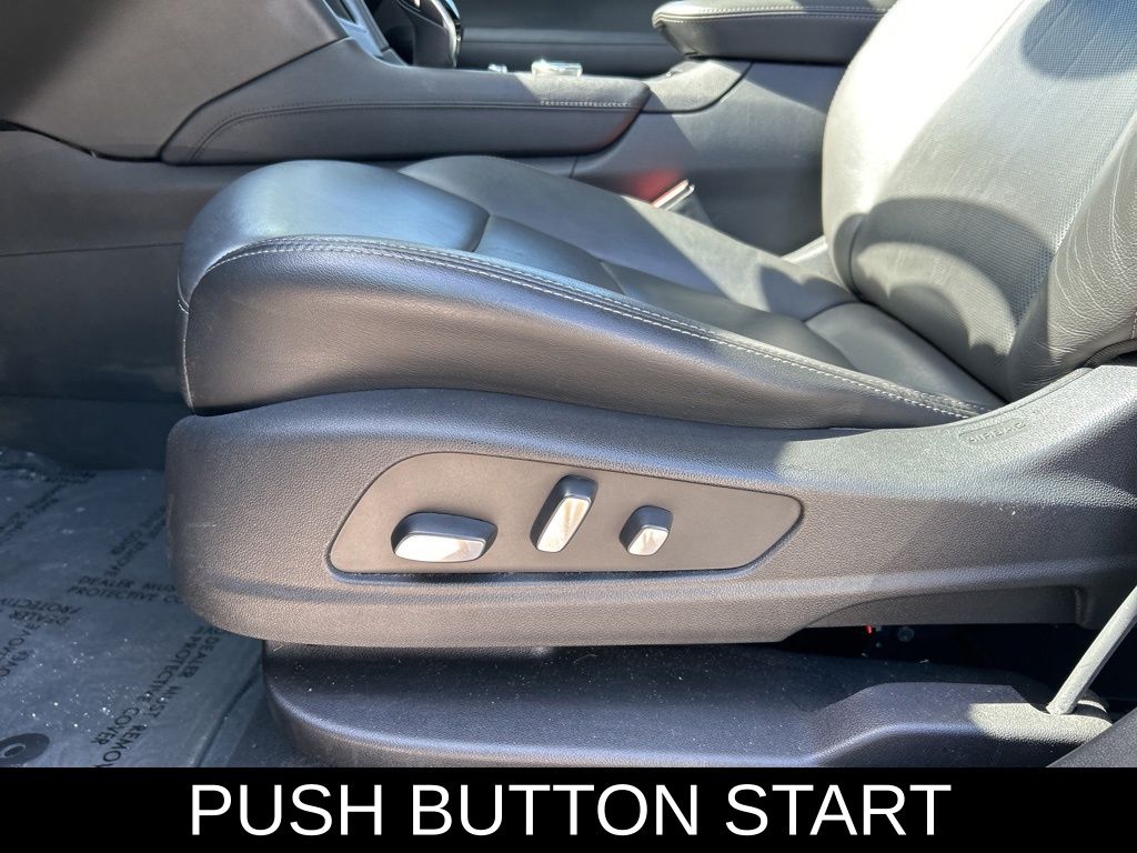 Vehicle image 10 of 53