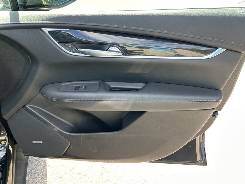 Vehicle image 39 of 53