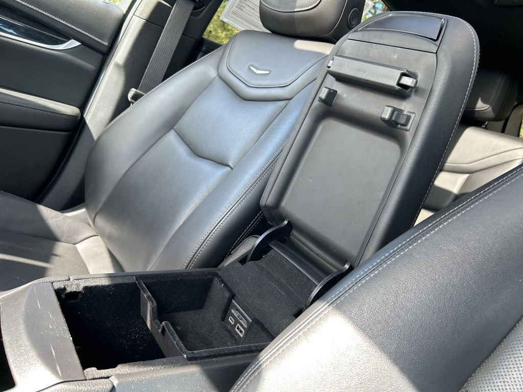 Vehicle image 35 of 53