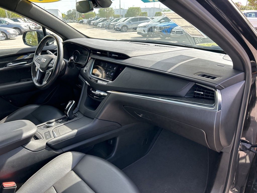 Vehicle image 40 of 53