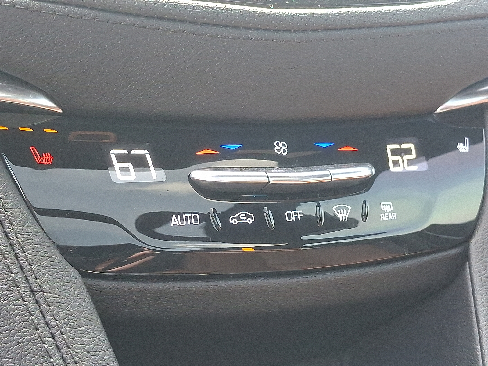 Vehicle image 24 of 30