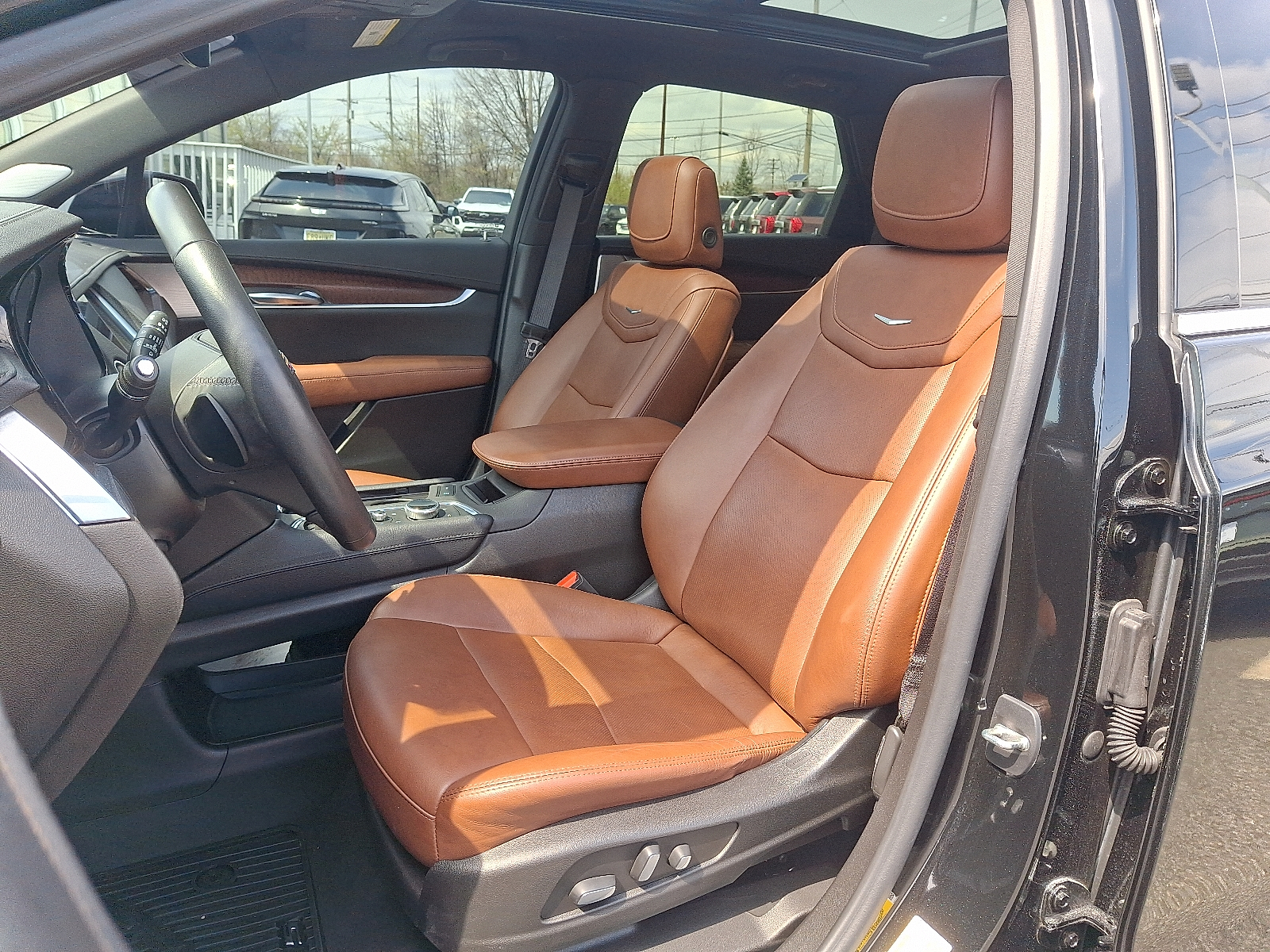 Vehicle image 16 of 30