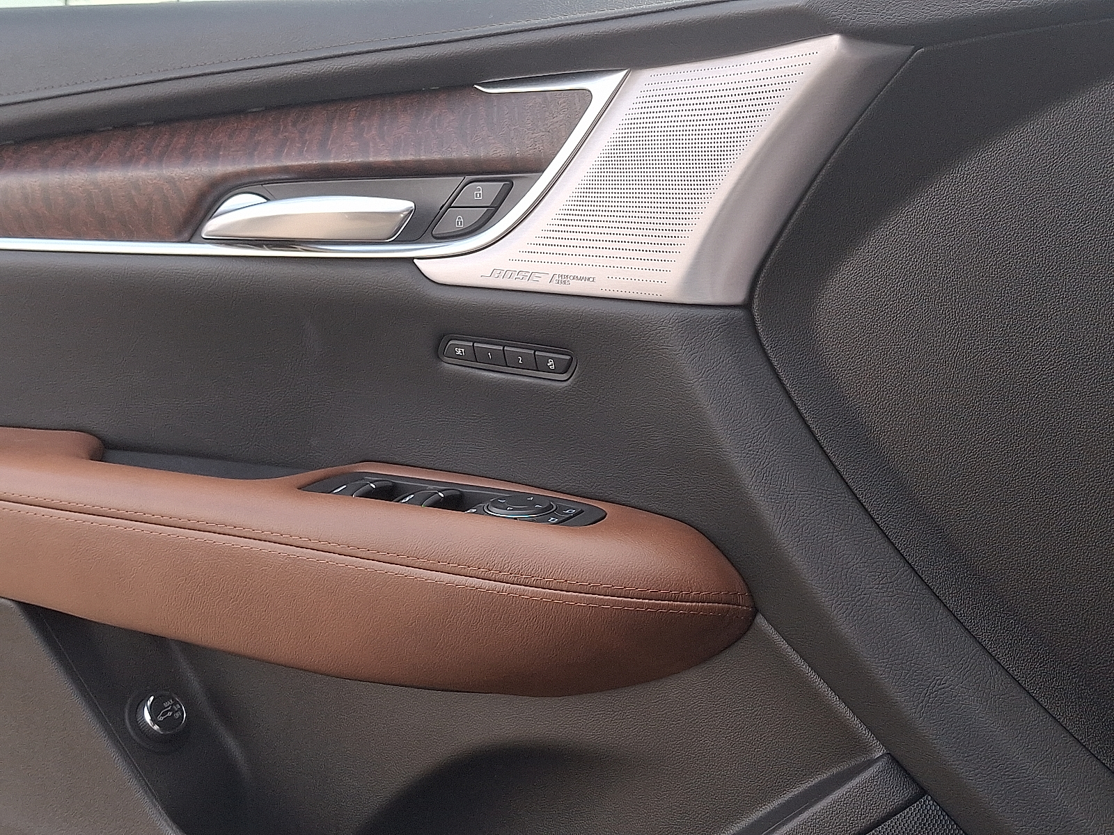 Vehicle image 14 of 30