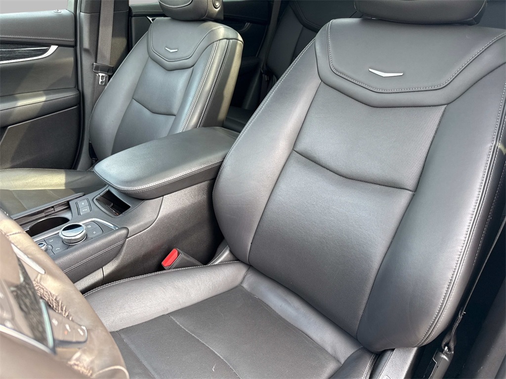 Vehicle image 18 of 38