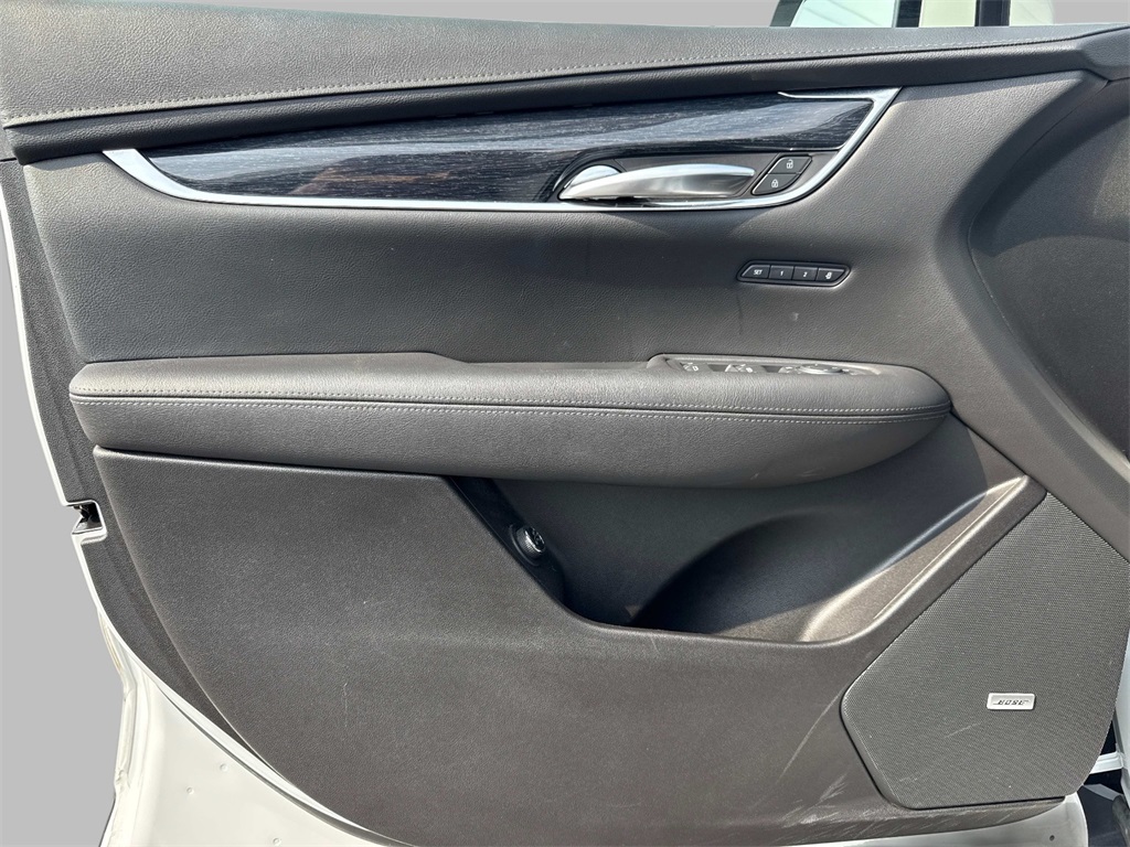 Vehicle image 16 of 38