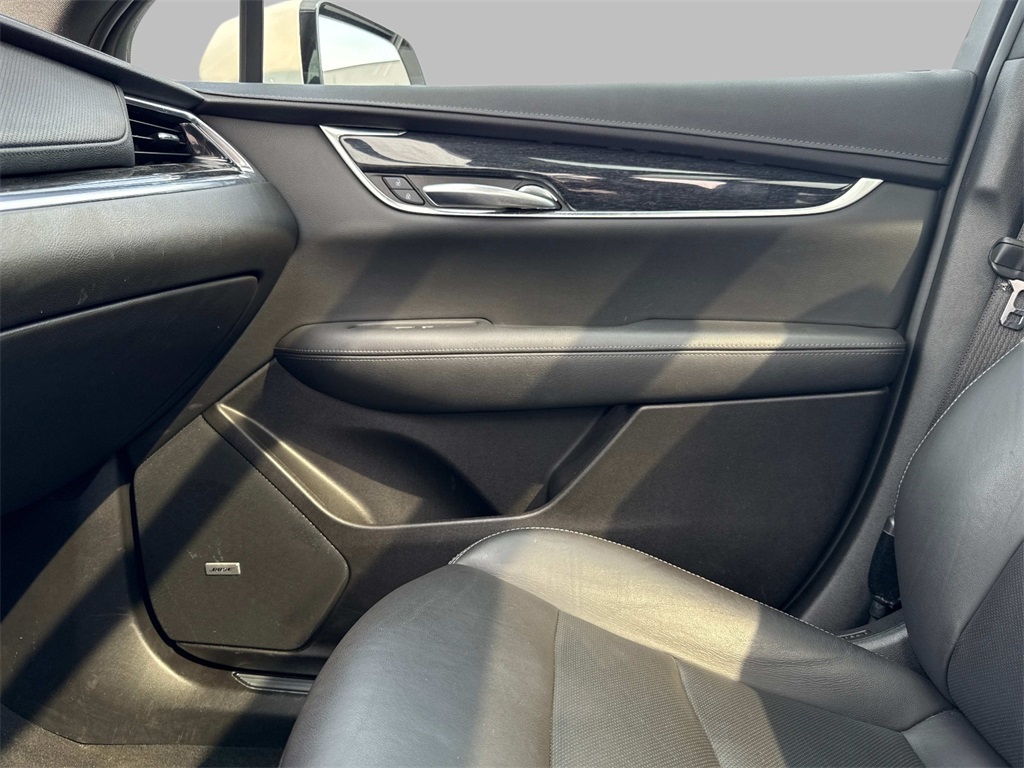 Vehicle image 19 of 38