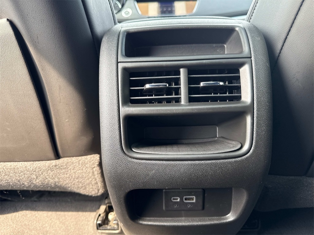 Vehicle image 14 of 38