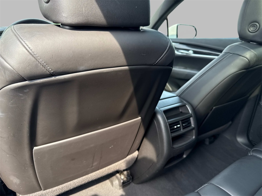 Vehicle image 13 of 38