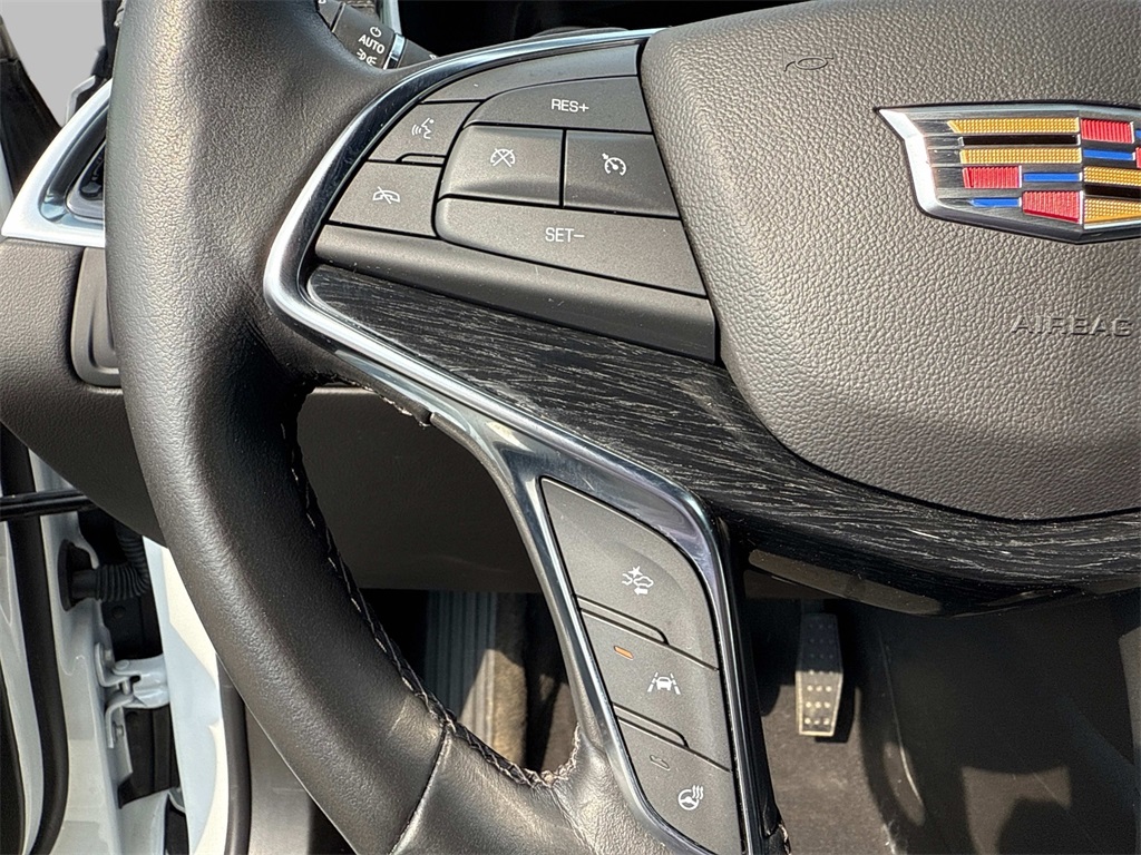 Vehicle image 27 of 38