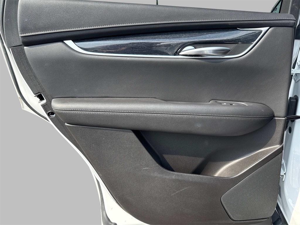 Vehicle image 11 of 38