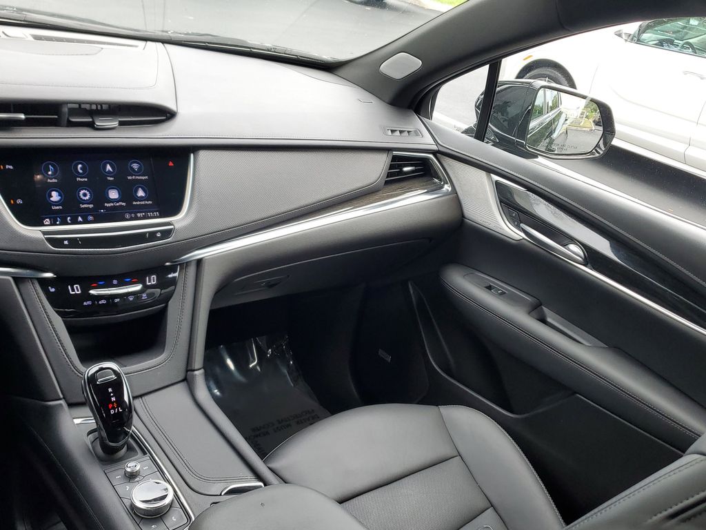 Vehicle image 20 of 32