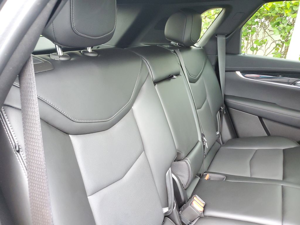 Vehicle image 24 of 32
