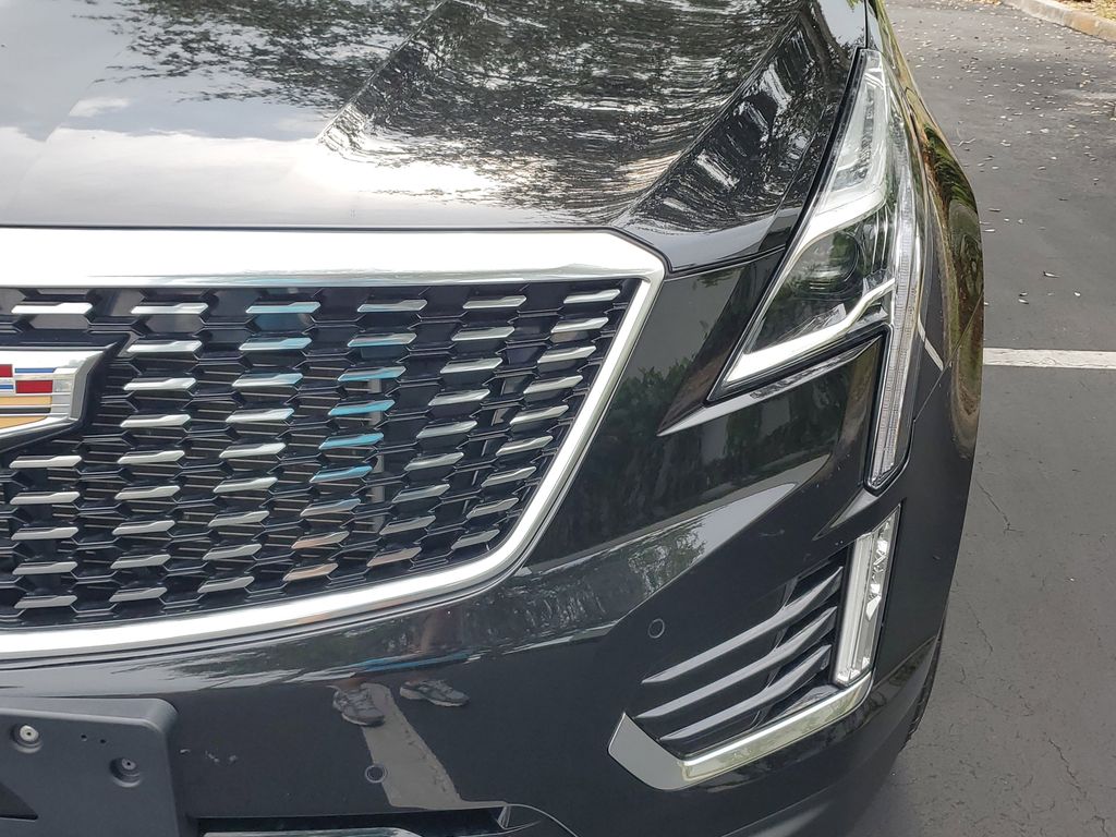 Vehicle image 10 of 32