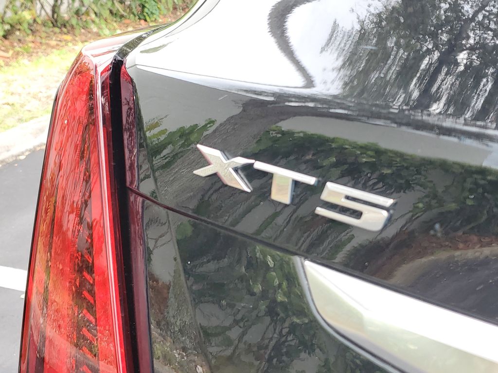 Vehicle image 29 of 32