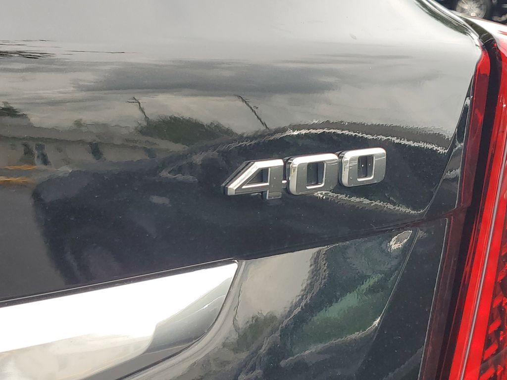 Vehicle image 31 of 32