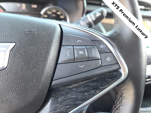 Vehicle image 33 of 37