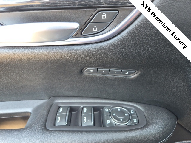 Vehicle image 21 of 37
