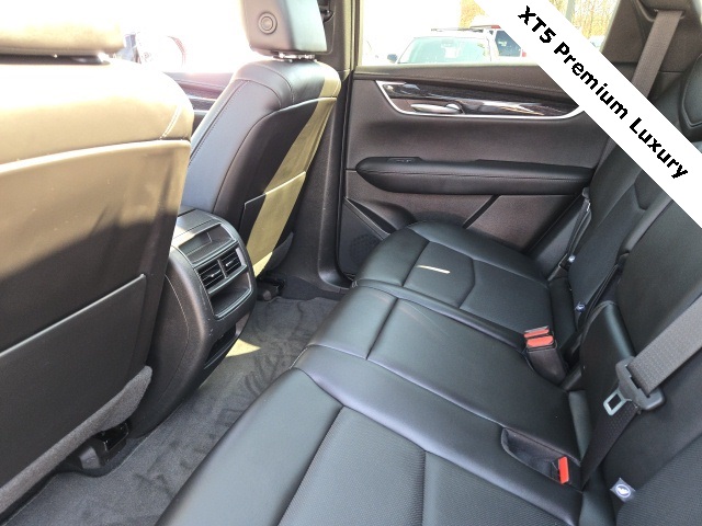Vehicle image 17 of 37
