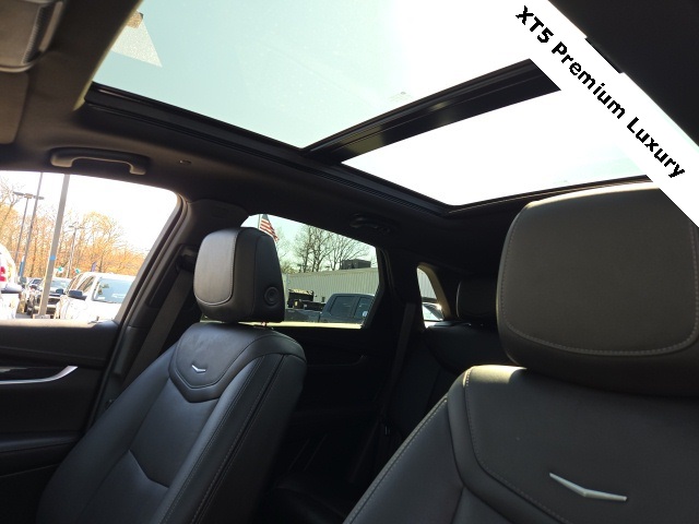 Vehicle image 19 of 37