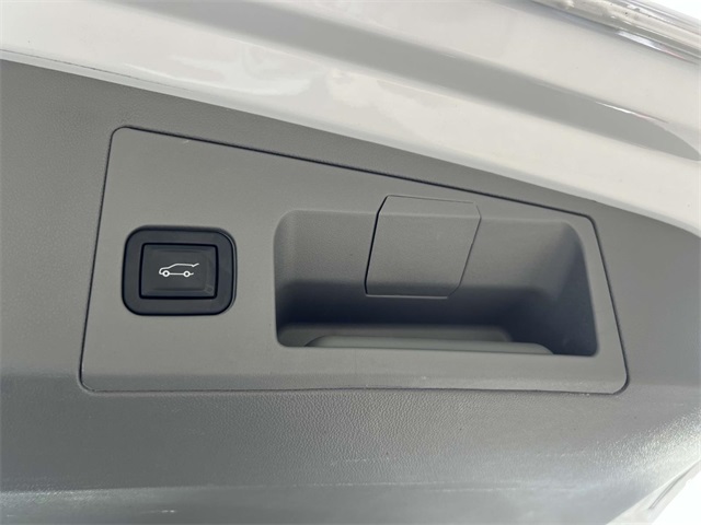 Vehicle image 7 of 29
