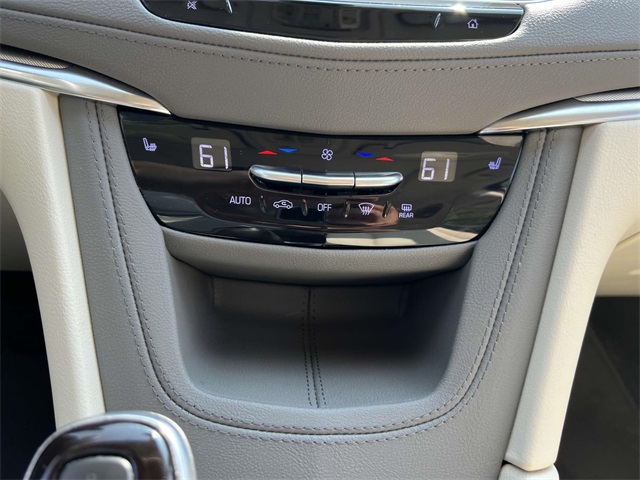 Vehicle image 19 of 29