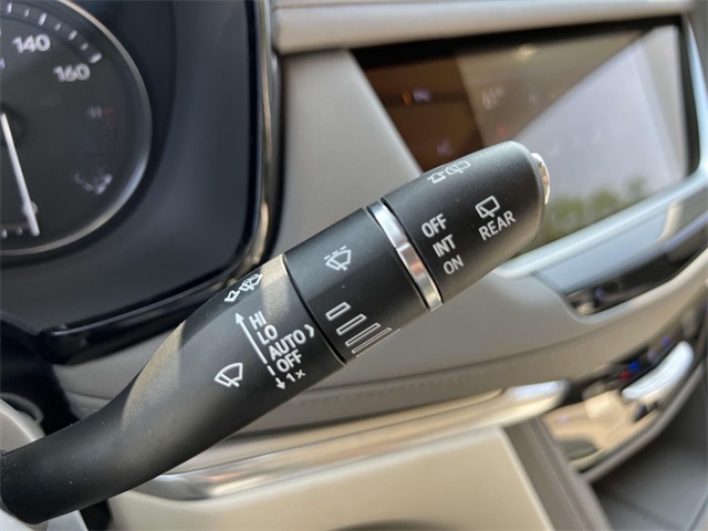 Vehicle image 25 of 29