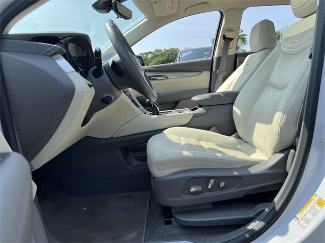 Vehicle image 8 of 29