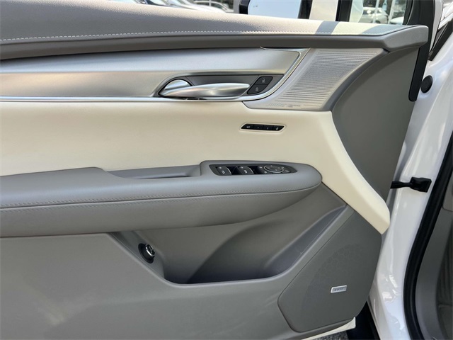 Vehicle image 15 of 29