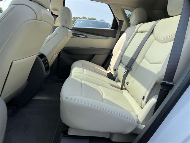 Vehicle image 11 of 29
