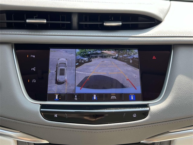 Vehicle image 27 of 29
