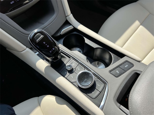 Vehicle image 20 of 29
