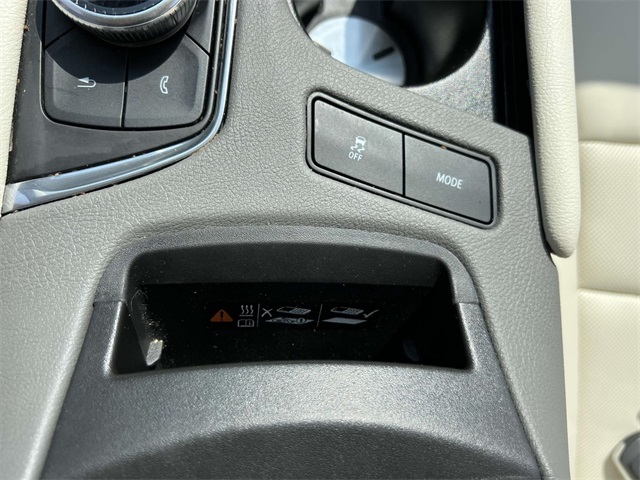 Vehicle image 23 of 29