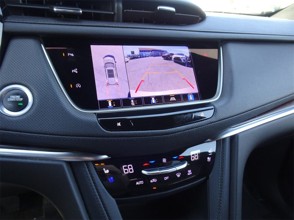 Vehicle image 19 of 23