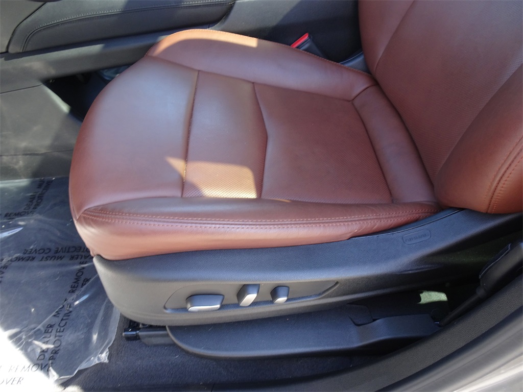 Vehicle image 11 of 23