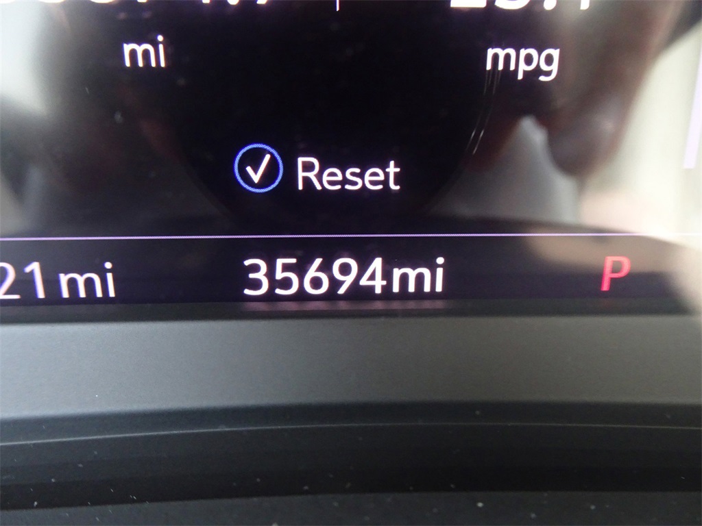 Vehicle image 16 of 22