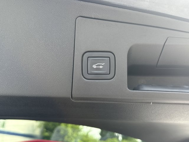 Vehicle image 37 of 42