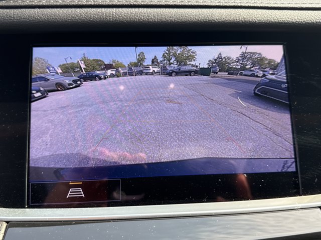Vehicle image 21 of 42