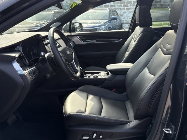 Vehicle image 18 of 42