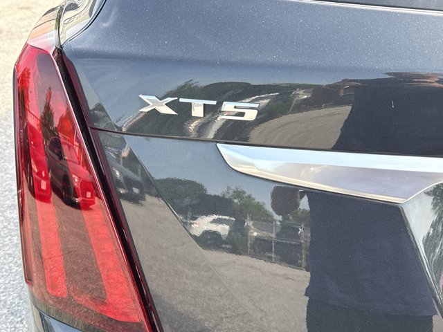 Vehicle image 40 of 42