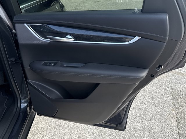 Vehicle image 35 of 42