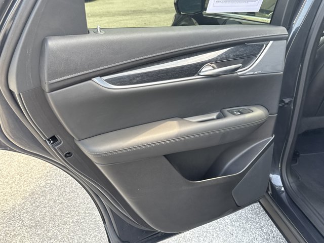 Vehicle image 39 of 42