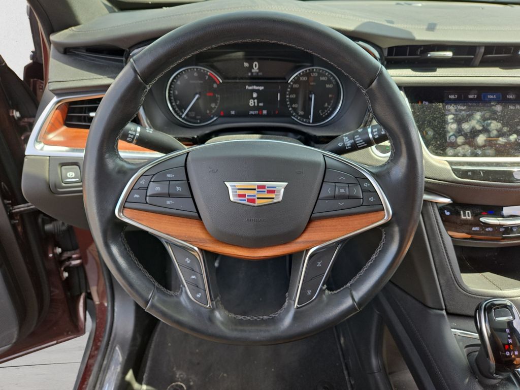 Vehicle image 13 of 25