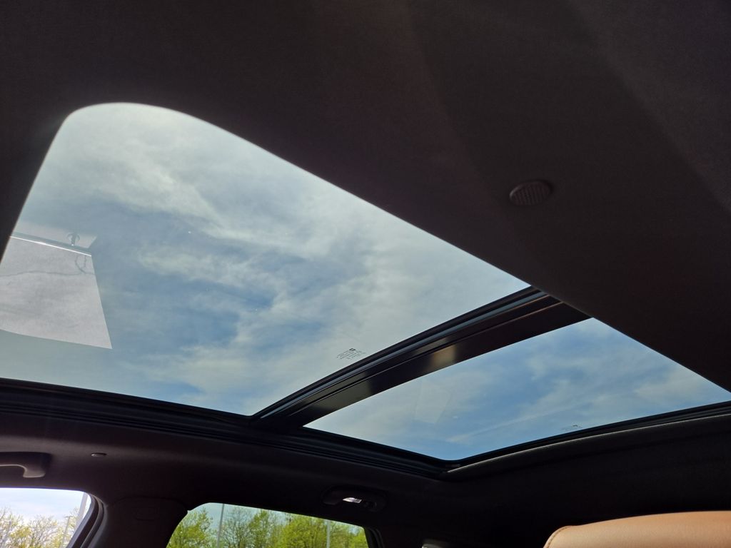 Vehicle image 20 of 25