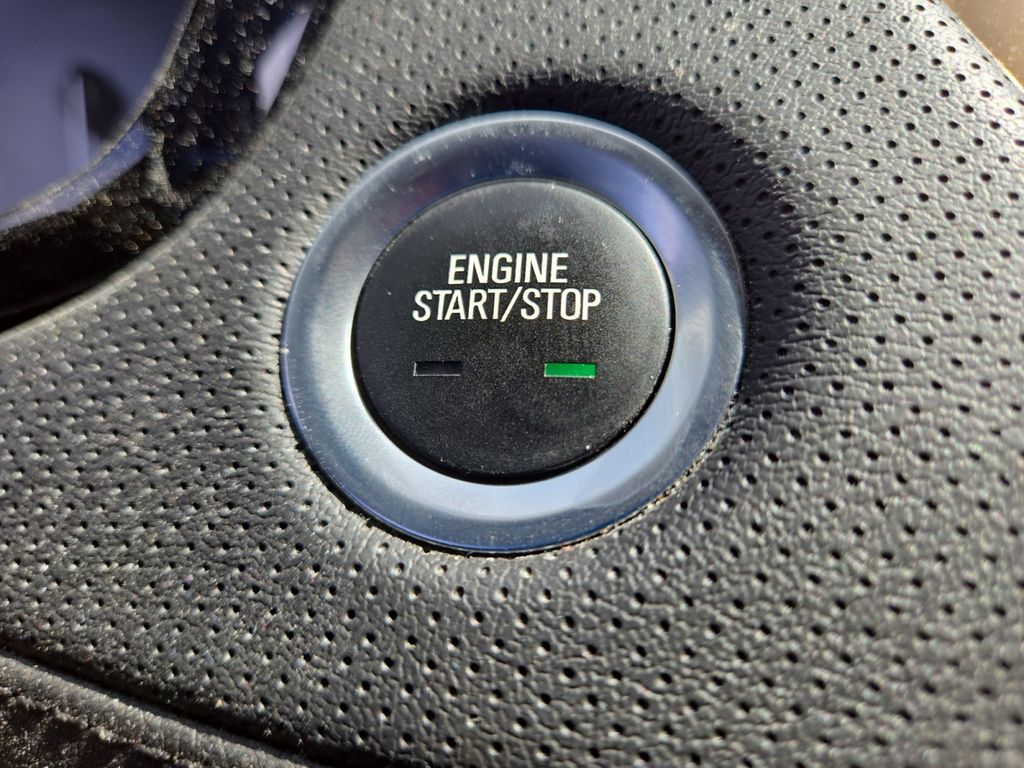Vehicle image 24 of 25