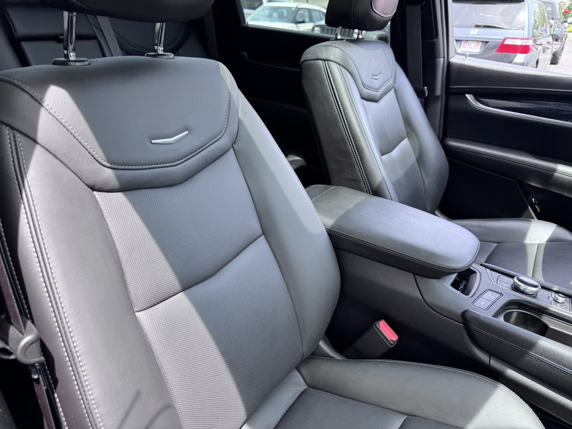 Vehicle image 13 of 22