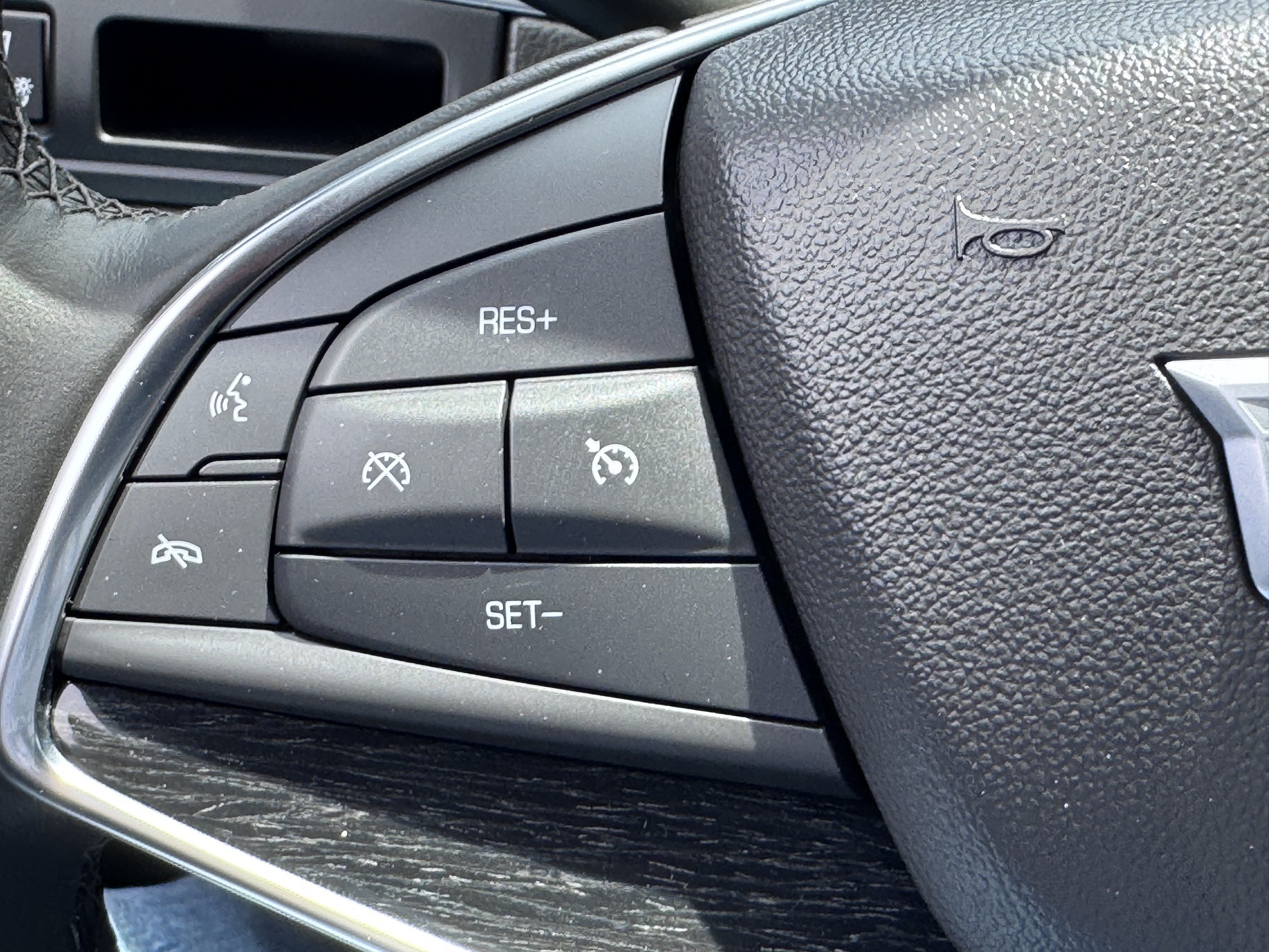 Vehicle image 20 of 22