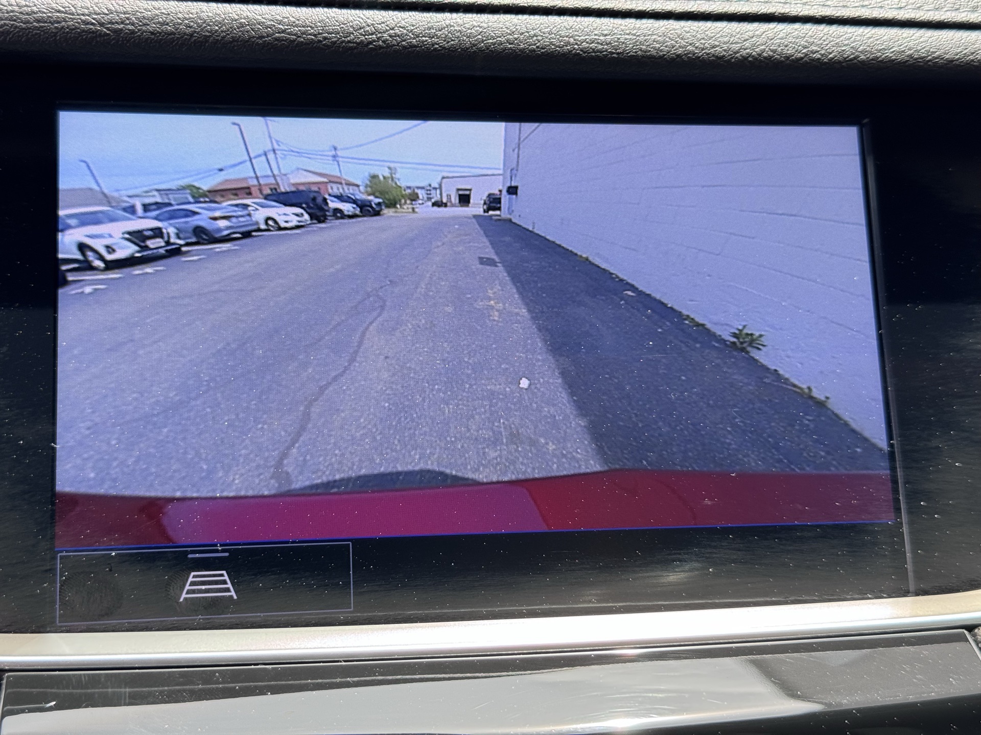 Vehicle image 18 of 22
