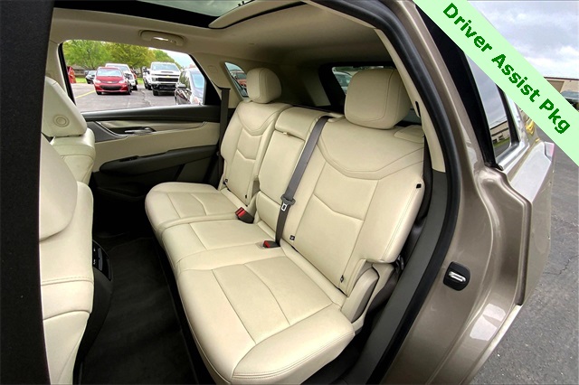Vehicle image 26 of 32